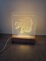 Lampe led personnalisée base bois plaque carré