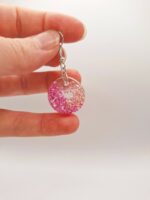 Boucles d'oreilles en résine - printemps rose – Image 5