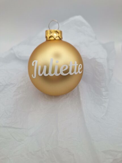 Boule de noël doré mat avec prénom blanc